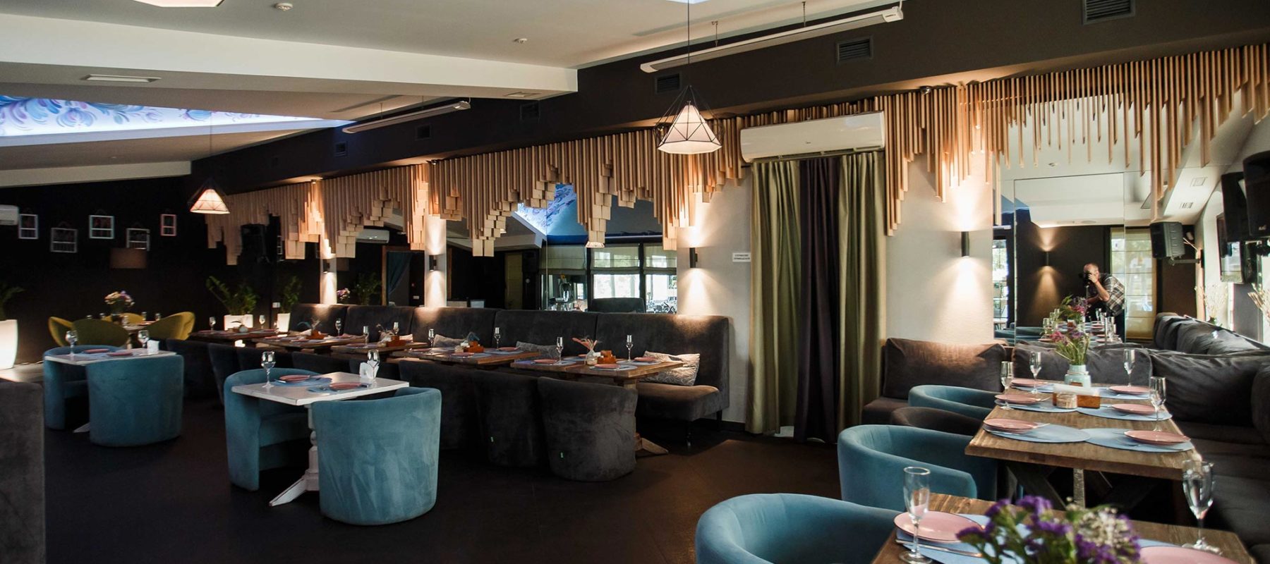 Prynada Ukrainian Cafe — воплощение всего самого вкусного, стильного и красивого, что есть в современной Украине. Prynada Ukrainian Cafe — воплощение всего самого вкусного, стильного и красивого, что есть в современной Украине.