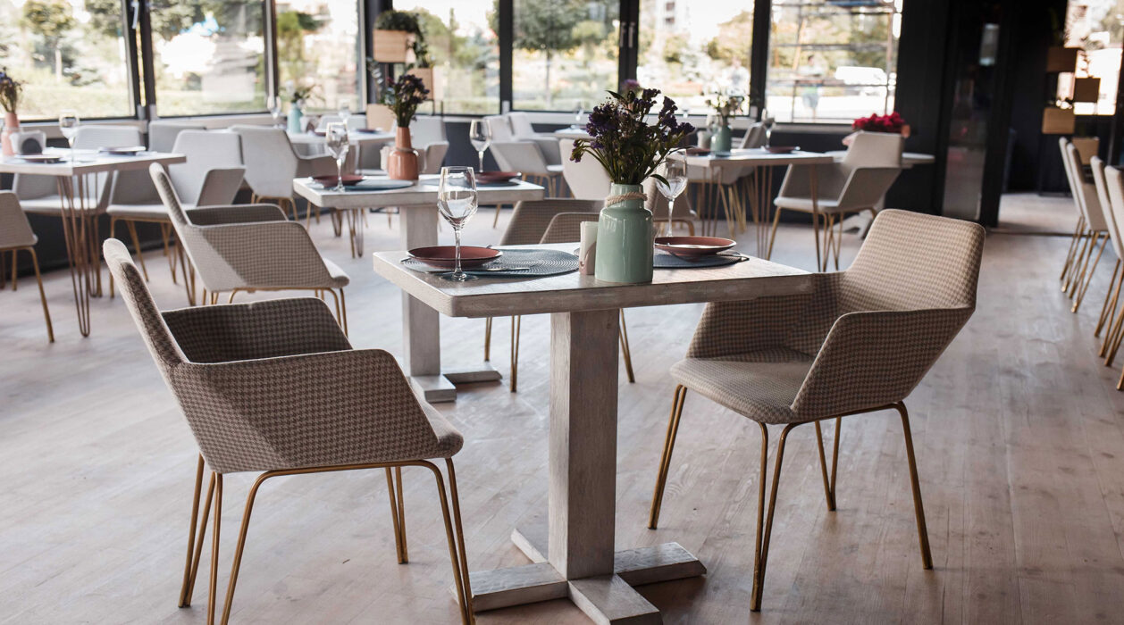 Живописная терраса с уютной лаунж зоной