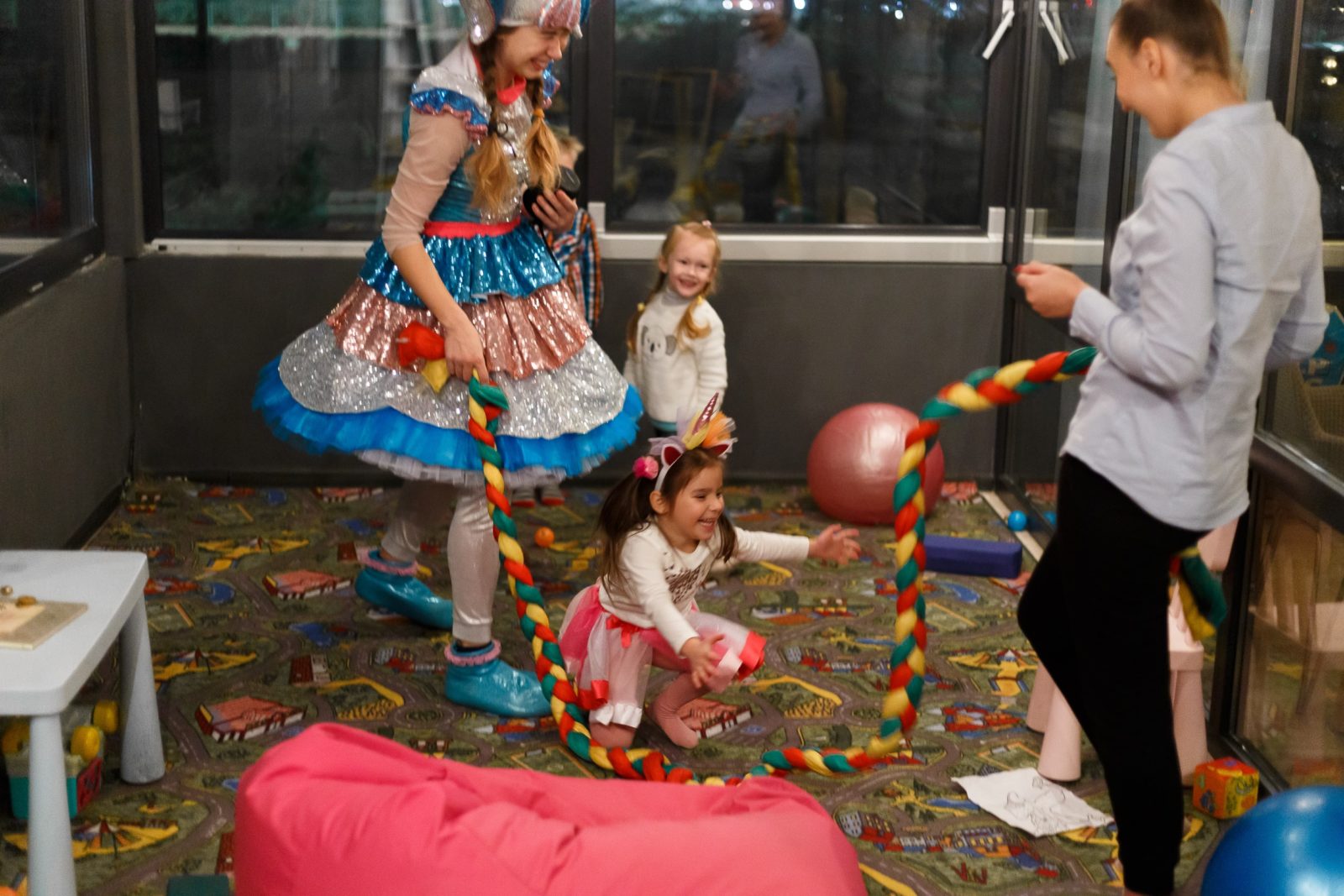 Дети в ресторане Prynada