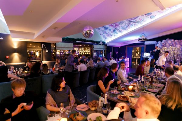 Празднование новогоднего корпоратива в ресторане Prynada (зал "Петриківка")