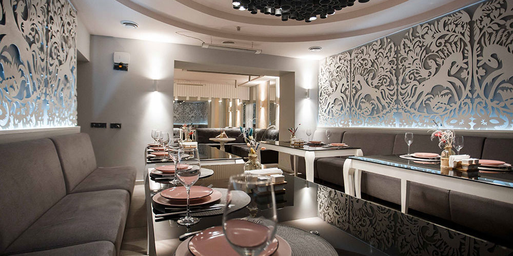 Вишуканий інтер’єр у стилі city folk — зала «Витинанка», ресторан Prynada