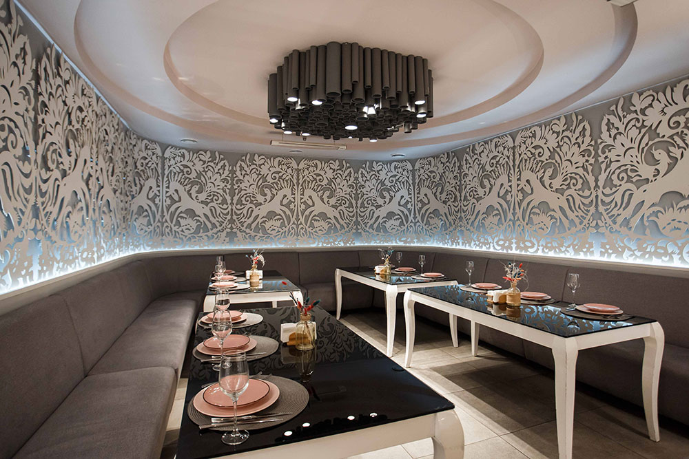 Вишуканий інтер’єр у стилі city folk — зала «Витинанка», ресторан Prynada