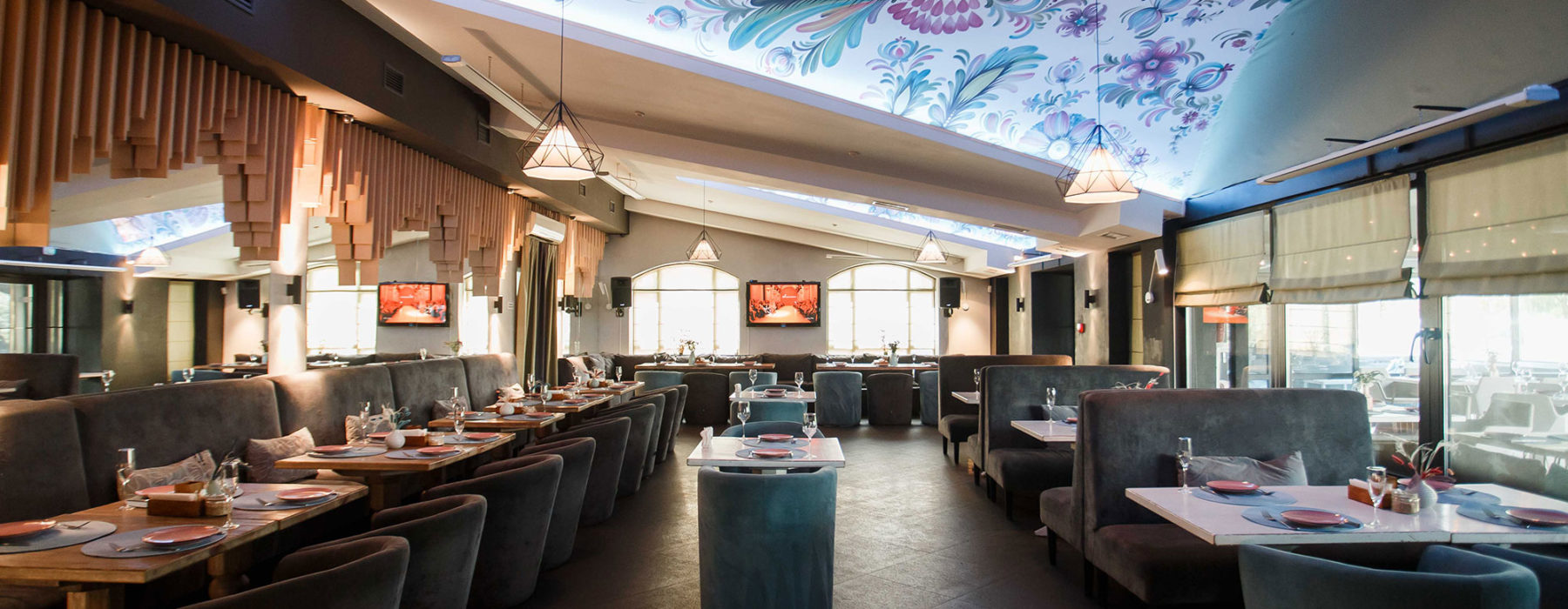 Prynada Ukrainian Cafe — втілення всього найсмачнішого, стильного і красивого, що є в сучасній Україні. Prynada Ukrainian Cafe — втілення всього найсмачнішого, стильного і красивого, що є в сучасній Україні.